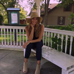 Meet your Posher, Mckenna